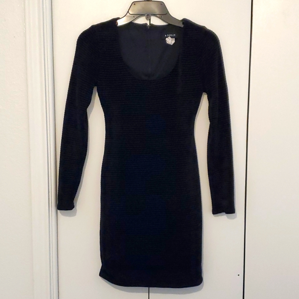 BLACK DRESS